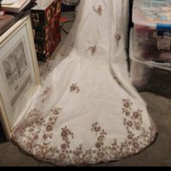 Symphony Wedding Dress size 12. - Picture 2 of 6